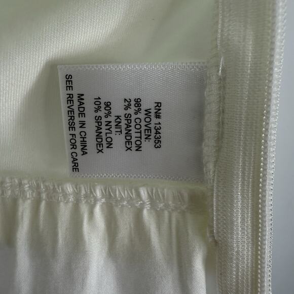 Skinny Shirt Sleeveless Layering Blouse Womens size Small White Slimming NEW - Picture 7 of 14